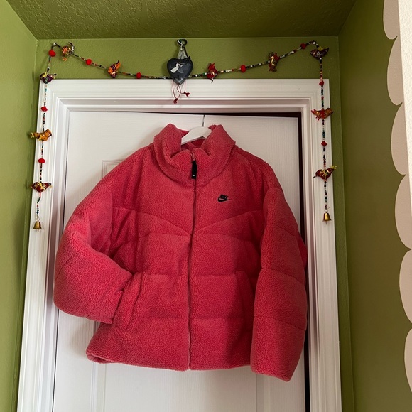 Nike THERMA-FIT City Series Sherpa Down Puffer Jacket - Picture 2 of 11